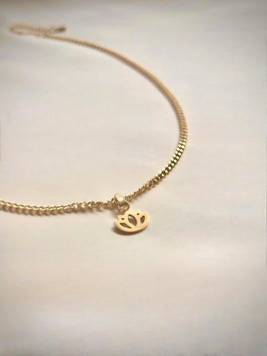 Ananda Chain – Gold Lotus Necklace with Wide Chain