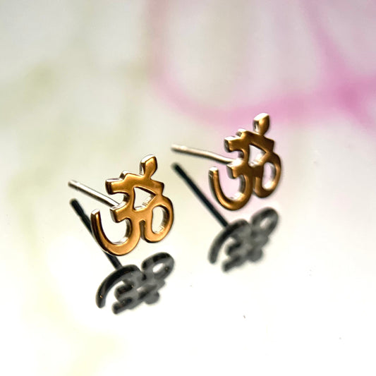Om Yoga Stud Earrings – Waterproof Minimalist Jewelry for Yogis