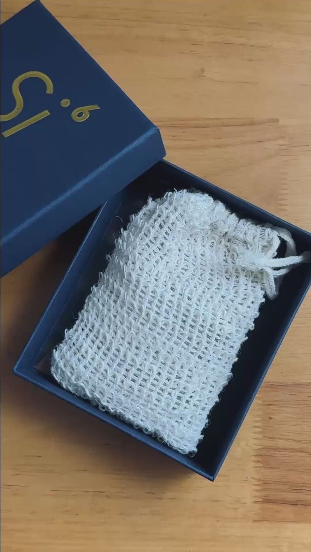 Packaging with flowers 